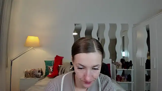 Snapshot of KateRedgar chatting on 03/21/25, 12:50 KateRedgar online show from 03/21/25, 12:50