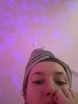 KateRedgar online show from 03/19/26, 02:06