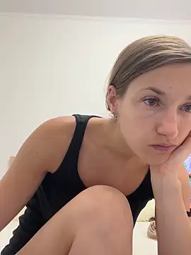 Snapshot of KateRedgar chatting on 12/03/25, 10:03 KateRedgar online show from 12/03/25, 10:03