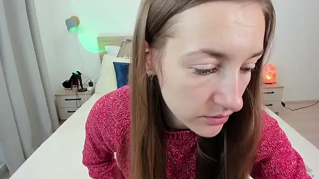 Snapshot of KateRedgar chatting on 10/31/25, 12:35 KateRedgar online show from 10/31/25, 12:35