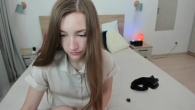 KateRedgar online show from 03/31/26, 03:47