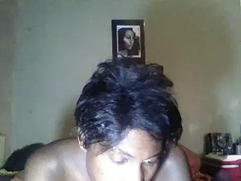 Snapshot of Moorella1 chatting on 03/18/25, 03:22 Moorella1 online show from 03/18/25, 03:22