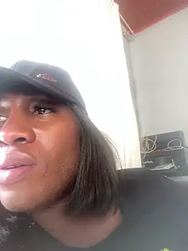 Snapshot of Moorella1 chatting on 04/15/26, 12:53 Moorella1 online show from 04/15/26, 12:53