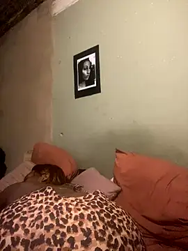 Moorella1 online show from 11/25/25, 06:36