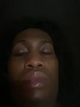 Snapshot of Moorella1 chatting on 03/27/26, 01:47 Moorella1 online show from 03/27/26, 01:47