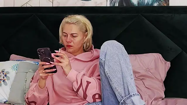 tanyagrey online show from 03/10/26, 06:50