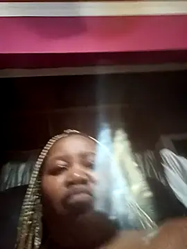 Snapshot of ZeeSexy-34 chatting on 02/05/25, 10:33 ZeeSexy-34 online show from 02/05/25, 10:33