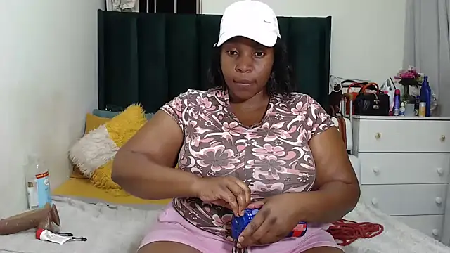 GaggingQueenxx online show from 01/05/26, 05:49