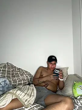 AdrianUquillas online show from 05/05/26, 09:40