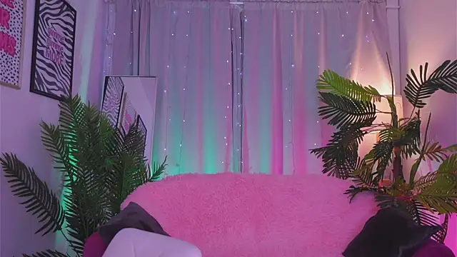 Mia  Peach online show from 03/12/25, 10:39