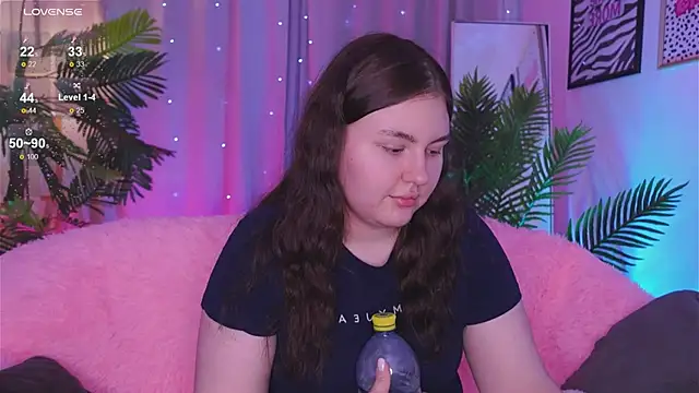 Mia  Peach online show from 03/10/25, 01:45