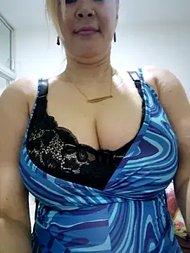 lamorbosa37 online show from 02/25/25, 11:26