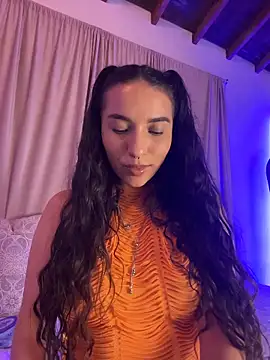 Snapshot of ThaliaRivera_ chatting on 06/07/26, 05:45 ThaliaRivera online show from 06/07/26, 05:45