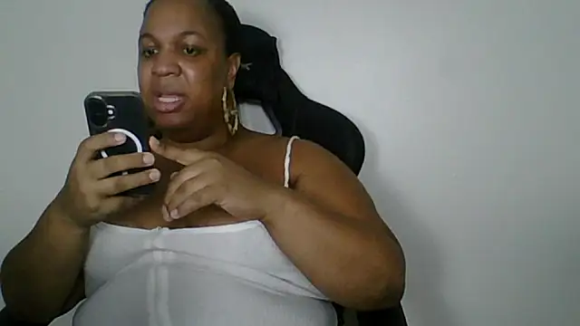 Snapshot of Badgirlbrittt chatting on 09/20/25, 05:07 Badgirlbrittt online show from 09/20/25, 05:07