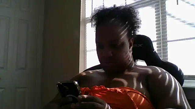 Snapshot of Badgirlbrittt chatting on 10/02/25, 07:50 Badgirlbrittt online show from 10/02/25, 07:50