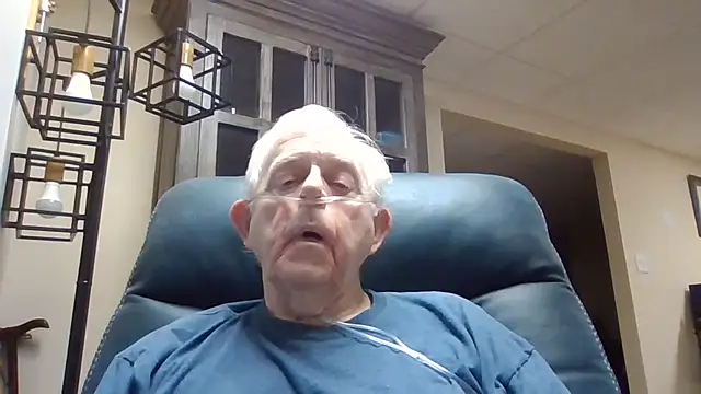 Snapshot of bootlegmanz chatting on 06/17/26, 06:51 bootlegmanz online show from 06/17/26, 06:51