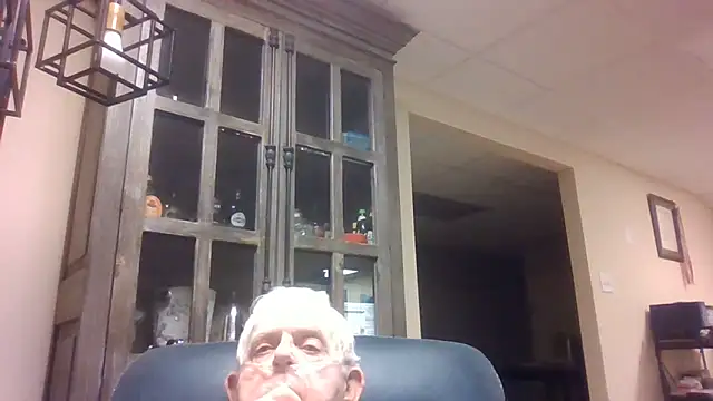 Snapshot of bootlegmanz chatting on 06/06/26, 10:15 bootlegmanz online show from 06/06/26, 10:15