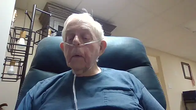 Snapshot of bootlegmanz chatting on 06/15/26, 02:17 bootlegmanz online show from 06/15/26, 02:17