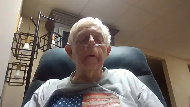 Snapshot of bootlegmanz chatting on 06/20/26, 10:37 bootlegmanz online show from 06/20/26, 10:37