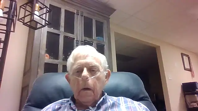 Snapshot of bootlegmanz chatting on 06/26/26, 01:33 bootlegmanz online show from 06/26/26, 01:33
