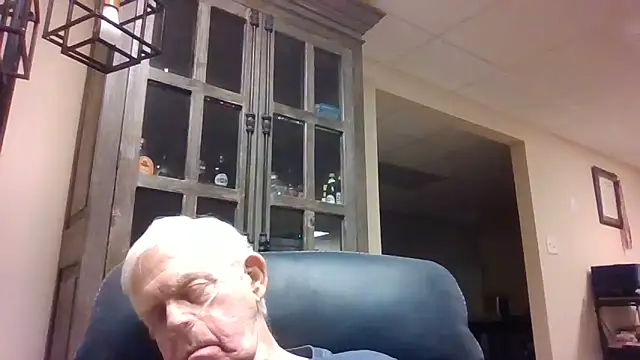 Snapshot of bootlegmanz chatting on 06/16/26, 04:07 bootlegmanz online show from 06/16/26, 04:07