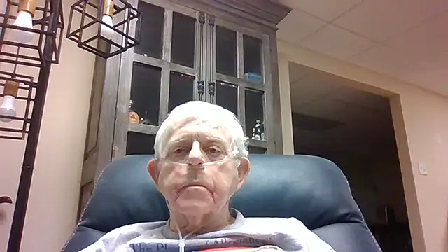 Snapshot of bootlegmanz chatting on 06/19/26, 11:20 bootlegmanz online show from 06/19/26, 11:20