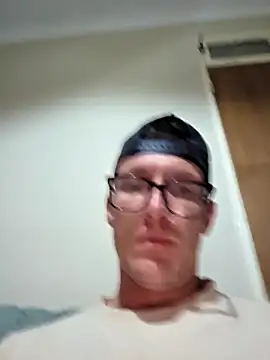 Snapshot of TheSouthernKing chatting on 12/17/25, 10:48 TheSouthernKing online show from 12/17/25, 10:48