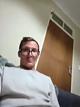Snapshot of TheSouthernKing chatting on 12/20/25, 10:01 TheSouthernKing online show from 12/20/25, 10:01