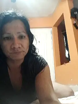 Snapshot of miicheele32 chatting on 02/20/25, 04:39 miicheele32 online show from 02/20/25, 04:39