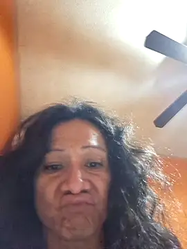 miicheele32 online show from 11/06/25, 08:51