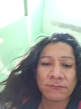 miicheele32 online show from 10/31/25, 07:27