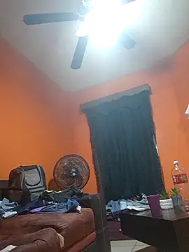 miicheele32 online show from 10/28/25, 03:18