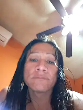 miicheele32 online show from 11/11/25, 07:36