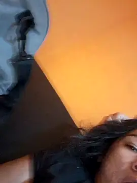 miicheele32 online show from 11/05/25, 08:45