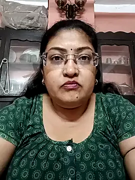 Snapshot of LAVERNIYA_ chatting on 01/12/25, 01:48 LAVERNIYA  online show from 01/12/25, 01:48