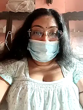 Snapshot of LAVERNIYA_ chatting on 01/11/25, 09:04 LAVERNIYA  online show from 01/11/25, 09:04