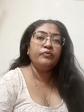 Snapshot of LAVERNIYA_ chatting on 10/15/25, 06:33 LAVERNIYA  online show from 10/15/25, 06:33