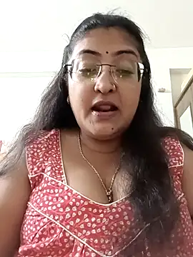 Snapshot of LAVERNIYA_ chatting on 09/17/25, 03:47 LAVERNIYA  online show from 09/17/25, 03:47