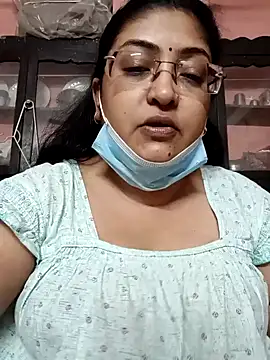 Snapshot of LAVERNIYA_ chatting on 01/11/25, 01:32 LAVERNIYA  online show from 01/11/25, 01:32