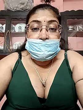Snapshot of LAVERNIYA_ chatting on 02/12/25, 06:40 LAVERNIYA  online show from 02/12/25, 06:40