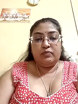Snapshot of LAVERNIYA_ chatting on 03/19/25, 12:34 LAVERNIYA  online show from 03/19/25, 12:34