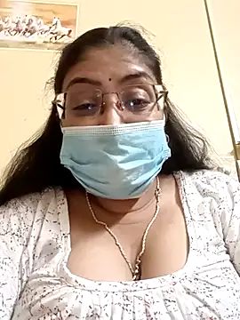 Snapshot of LAVERNIYA_ chatting on 03/03/25, 12:28 LAVERNIYA  online show from 03/03/25, 12:28