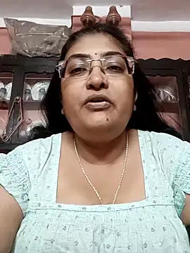 Snapshot of LAVERNIYA_ chatting on 03/22/25, 10:28 LAVERNIYA  online show from 03/22/25, 10:28