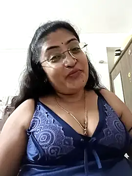 Snapshot of LAVERNIYA_ chatting on 09/13/25, 07:25 LAVERNIYA  online show from 09/13/25, 07:25