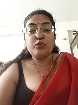 Snapshot of LAVERNIYA_ chatting on 09/11/25, 06:52 LAVERNIYA  online show from 09/11/25, 06:52
