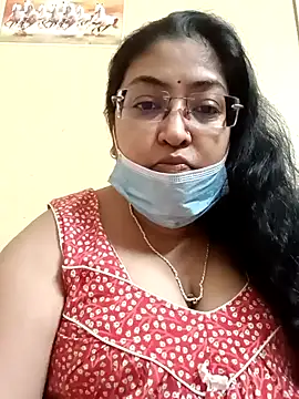 Snapshot of LAVERNIYA_ chatting on 02/01/25, 05:28 LAVERNIYA  online show from 02/01/25, 05:28