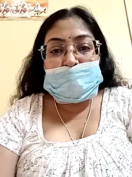 Snapshot of LAVERNIYA_ chatting on 02/08/25, 07:59 LAVERNIYA  online show from 02/08/25, 07:59