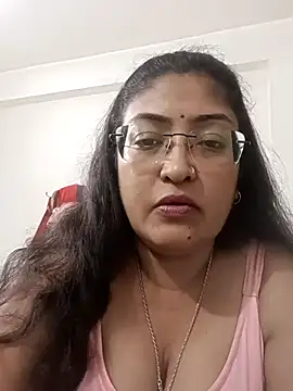 Snapshot of LAVERNIYA_ chatting on 09/28/25, 03:08 LAVERNIYA  online show from 09/28/25, 03:08