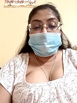 Snapshot of LAVERNIYA_ chatting on 03/07/25, 01:18 LAVERNIYA  online show from 03/07/25, 01:18