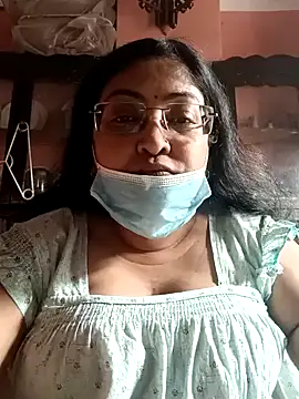Snapshot of LAVERNIYA_ chatting on 01/13/25, 08:47 LAVERNIYA  online show from 01/13/25, 08:47